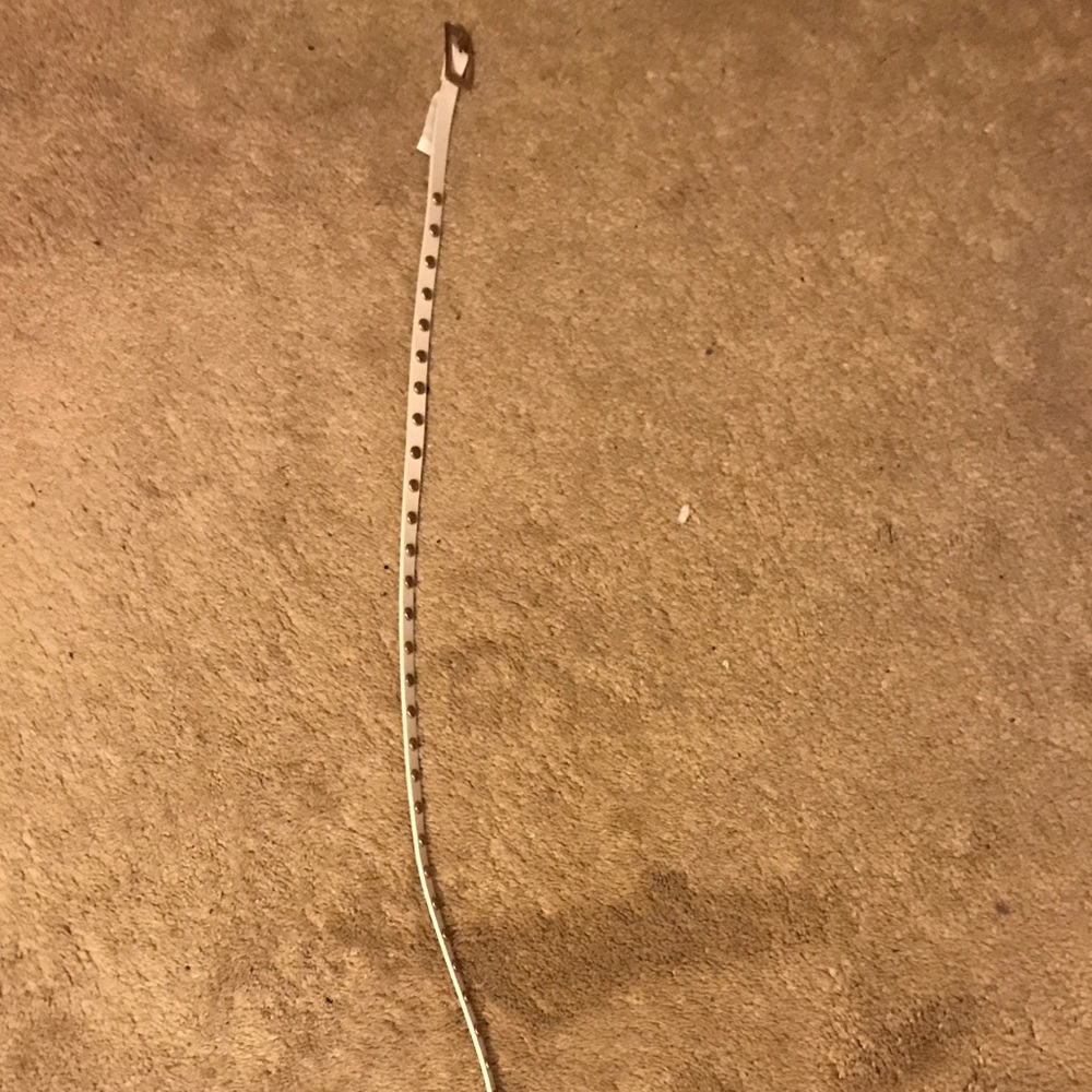 Betsey Johnson SZ L white skinny belt